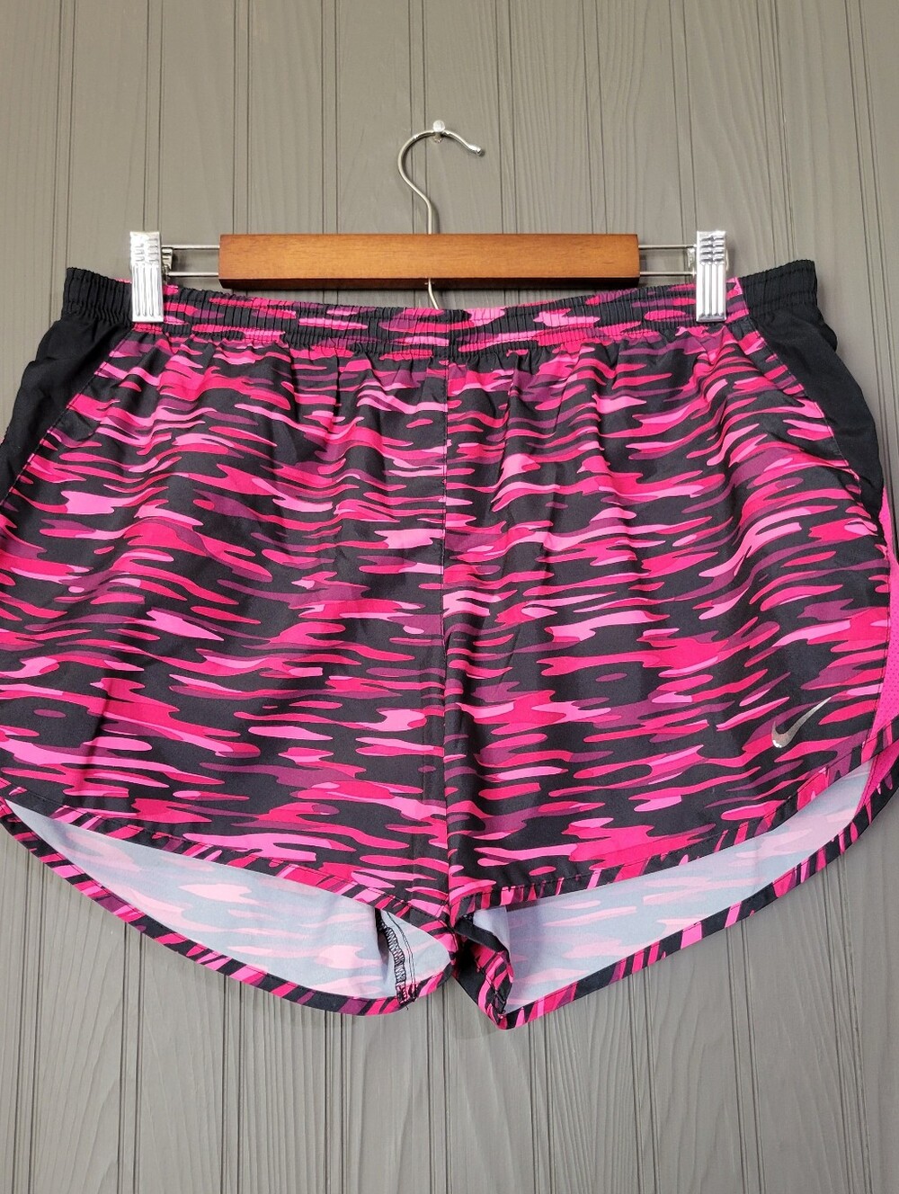 Nike Dri-Fit Athletic Running Shorts Brief Lined Camo Print Pink Black Women's L